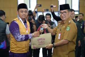 Pj Gubernur Kaltim resmi melepas keberangkatan calon jemaah haji asal Balikpapan (IST)