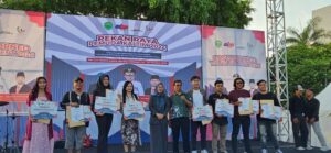 Potret pemuda berprestasi di Kaltim dalam kegiatan Pekan Raya Pemuda Kaltim 2024 (foto : Dispora Kaltim)
