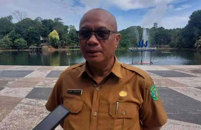 Kepala DLHK Kukar, Slamet Hadiraharjo. (Foto: Istimewa)