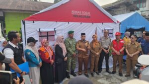 Pemkab Kukar saat meninjau lapangan.