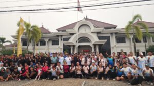 Suasana foto bersama usai kegiatan Easy Run dan senam bersama Adhyaksa Runners.