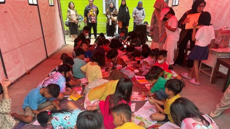 Dinas Pemberdayaan Perempuan dan Perlindungan Anak (DP3A) Kabupaten Kutai Kartanegara (Kukar) memberikan pendampingan psikososial kepada anak-anak korban kebakaran.