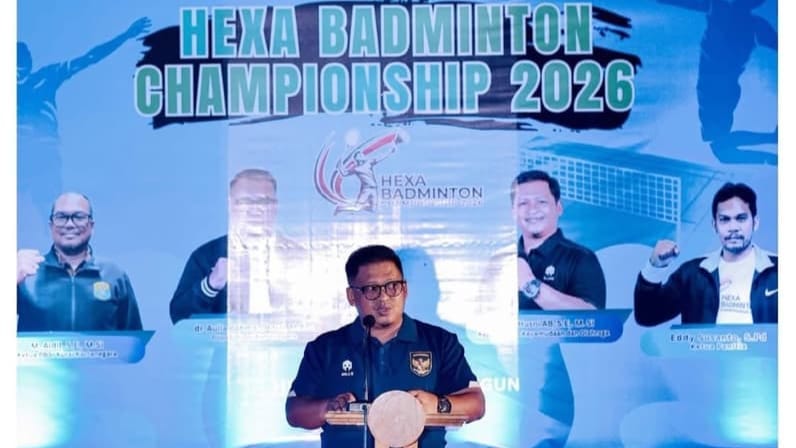 Kepala Dispora Kukar, Aji Ali Husni saat membuka Hexa Badminton 2026 (Foto: FB Hexa Arena)