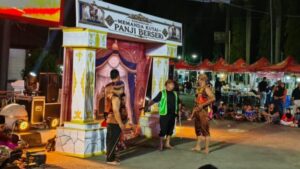 Kesenian tradisional Memanda Kutai Panji Berseri kembali menunjukkan eksistensinya melalui pementasan di SOE.